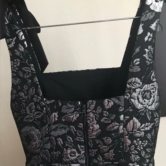 NWOT Alice + Olivia Maryann Metallic Jacquard Bow Tie Shoulder Dress 0 - Picture 11 of 16